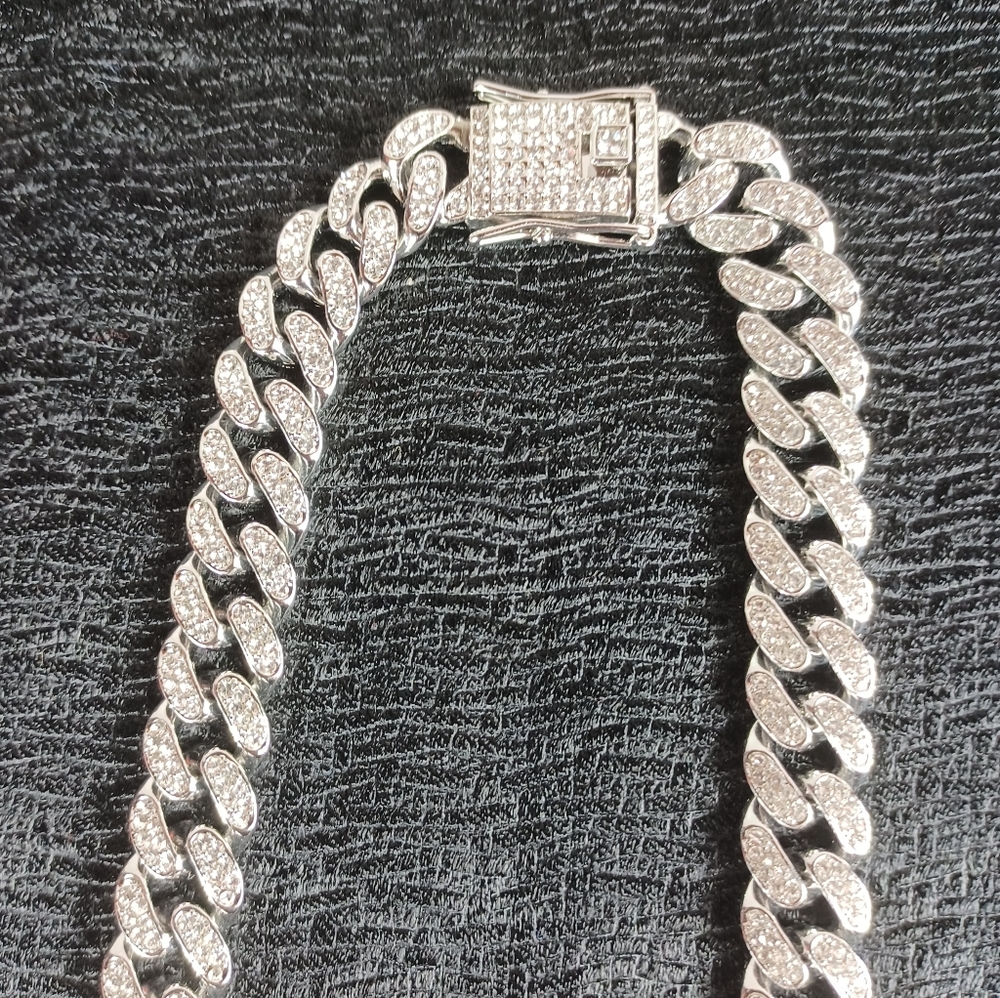 NFL Denver Broncos 20Inch Necklace Pendant Cuban Chain Link Football Jewelry - Picture 5 of 6